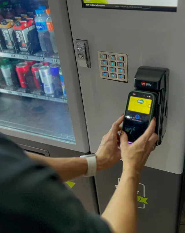 Pagamento por aproximação com o celular na vending machine